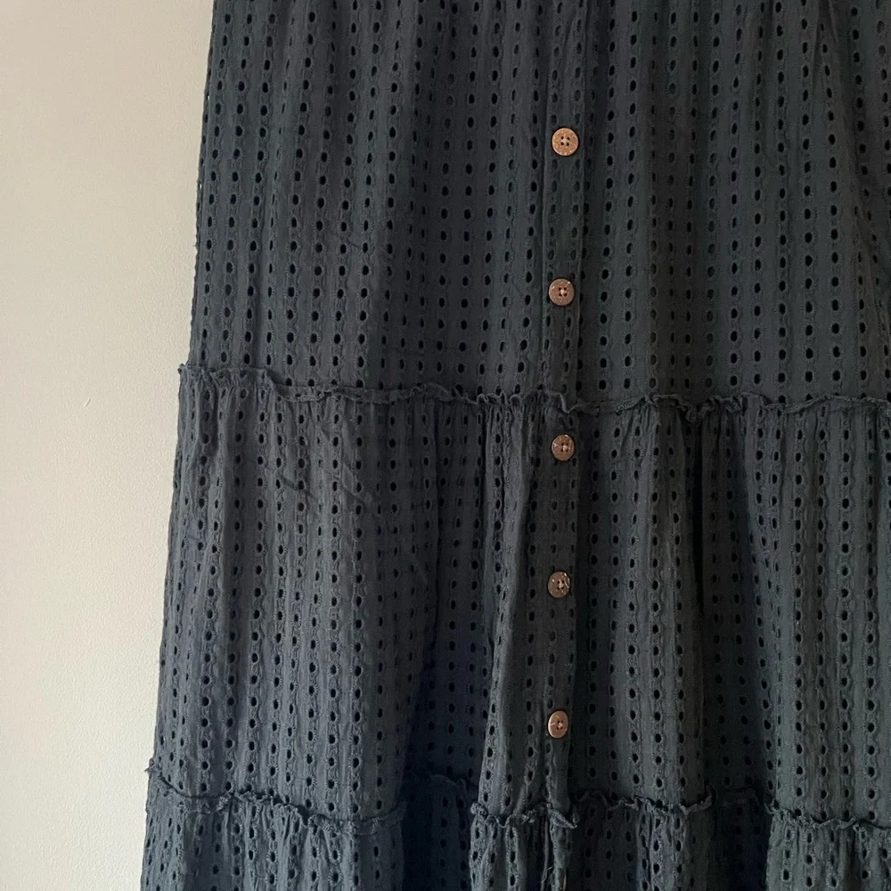 Tgla Francescas Black Button-Down Eyelet Tiered Mid Skirt Size Medium NWOT - Picture 6 of 9